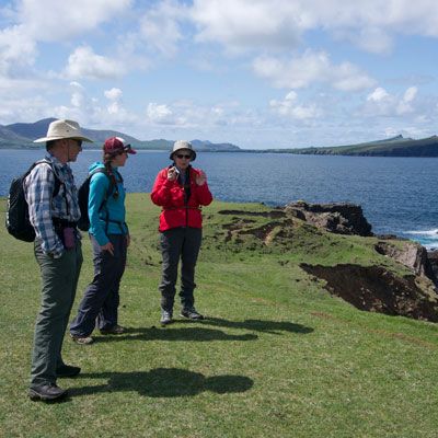 walkers on a guided tour at ceann sibeal